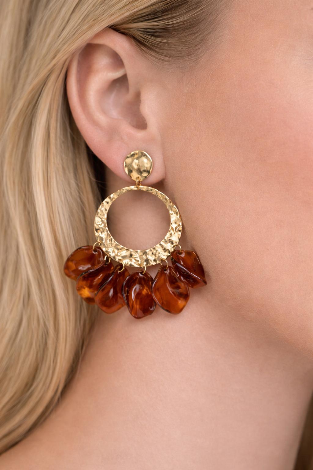 Boucles d’oreilles dorées effet écaille – Image 2